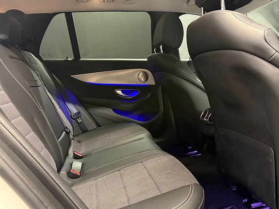 Mercedes-Benz E220 12 of 22
