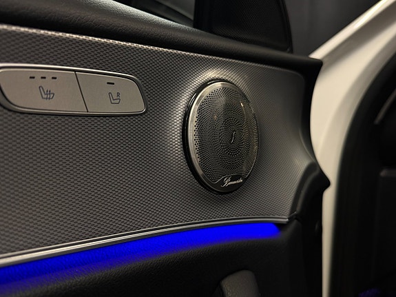 Mercedes-Benz E220 16 of 22