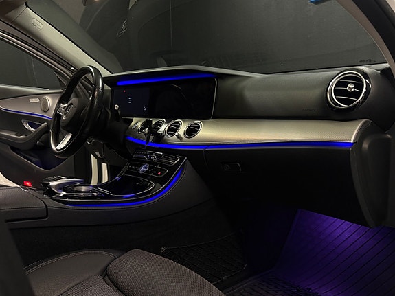 Mercedes-Benz E220 10 of 22