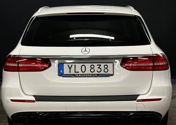 Mercedes-Benz E220 5 of 22