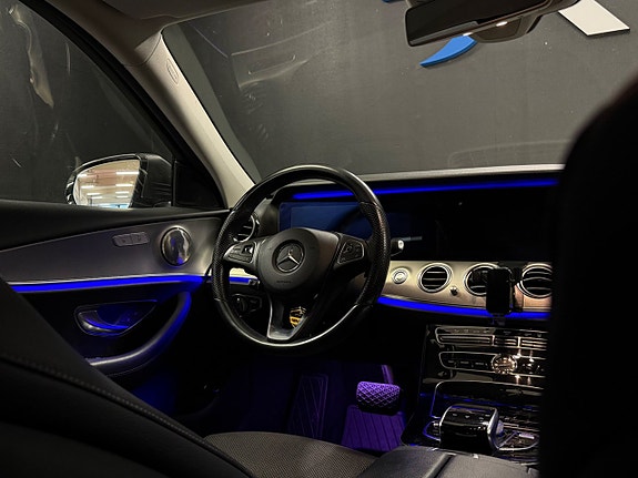 Mercedes-Benz E220 13 of 22