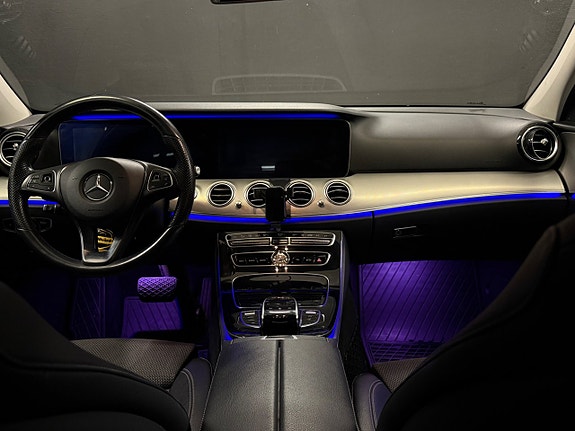 Mercedes-Benz E220 14 of 22
