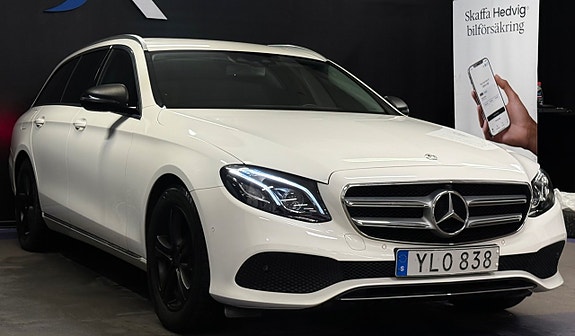 Mercedes-Benz E220 4 of 22