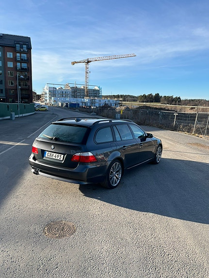 BMW 530Xi 4 of 6