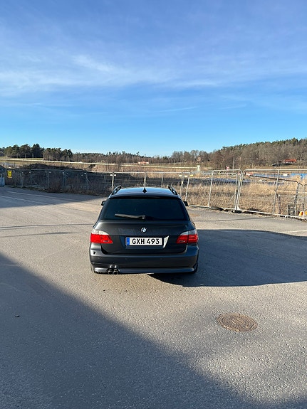 BMW 530Xi 3 of 6