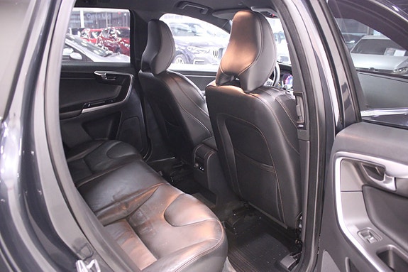 Volvo XC60 20 of 28