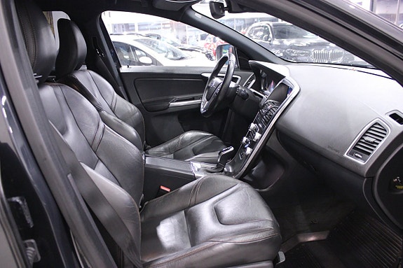 Volvo XC60 17 of 28