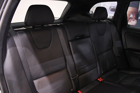 Volvo XC60 19 of 28
