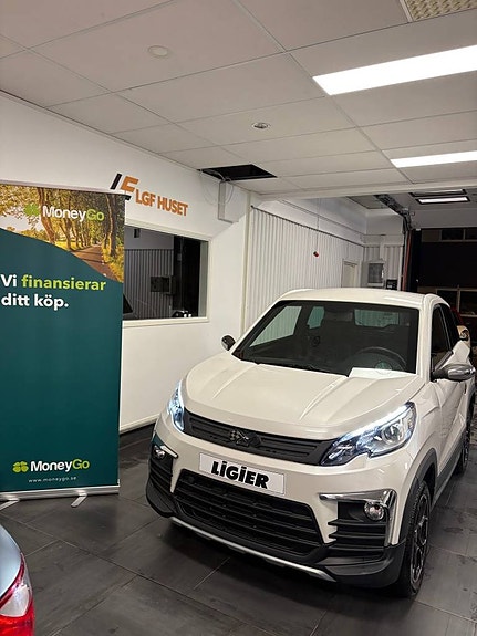 Mopedbil Ligier JS60 S&V däck NY SERVAD & NY KAMREM k-värme