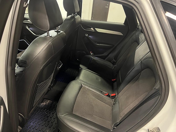 Audi Q3 3 of 5