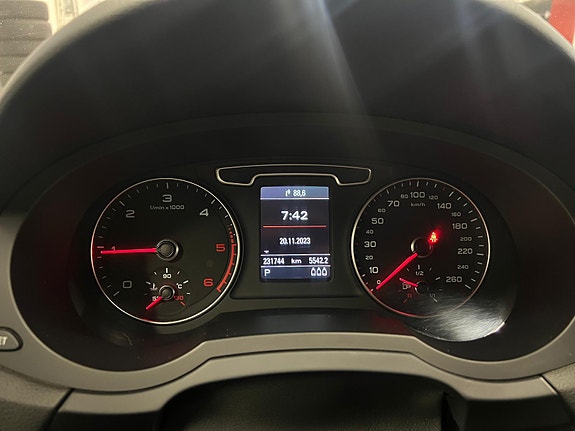 Audi Q3 4 of 5