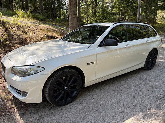 BMW 520d 2 of 17