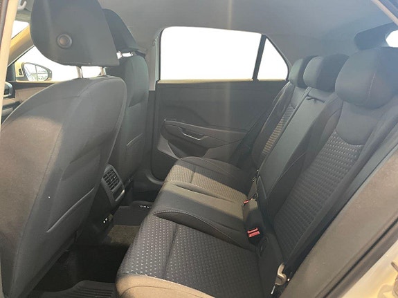 Volkswagen T-Roc 9 of 9