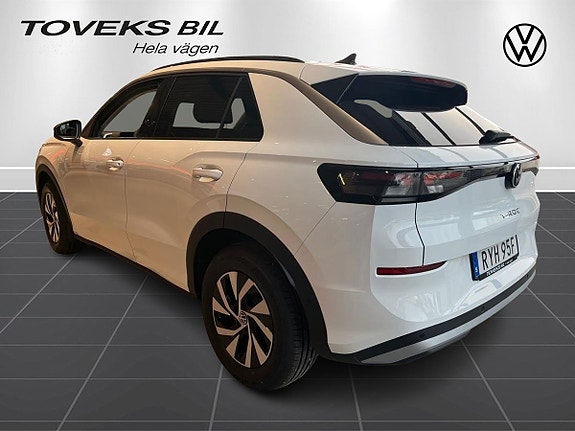 Volkswagen T-Roc 2 of 5