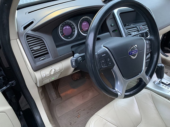 Volvo XC60 13 of 24