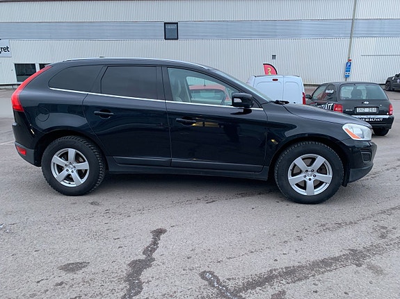 Volvo XC60 3 of 24