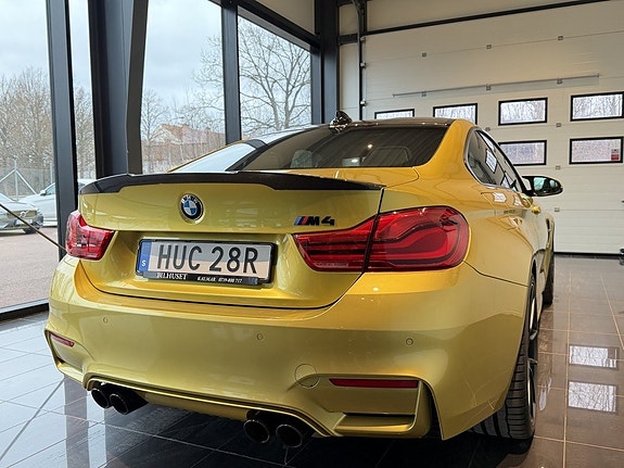 BMW M4 5 of 5