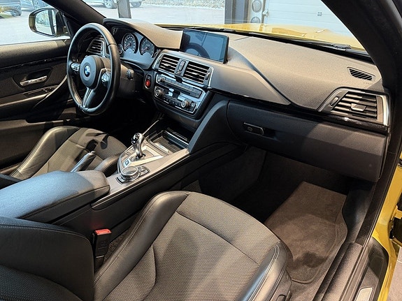 BMW M4 10 of 16