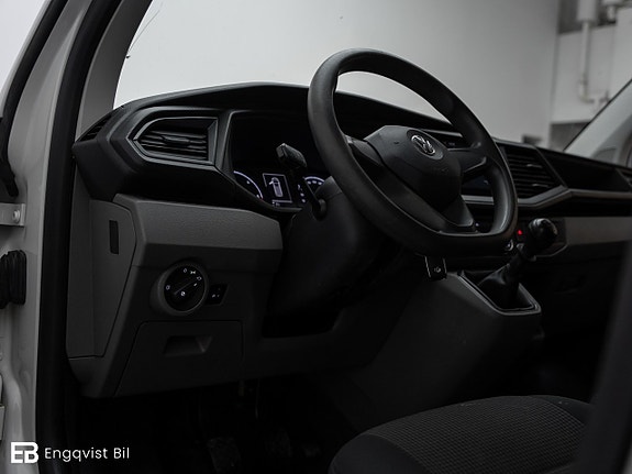 Volkswagen Transporter 14 of 28