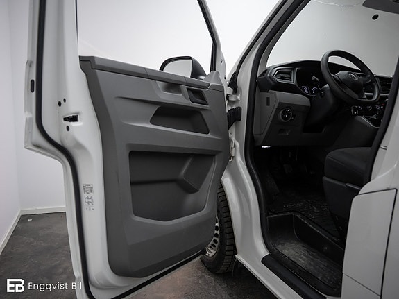 Volkswagen Transporter 13 of 28
