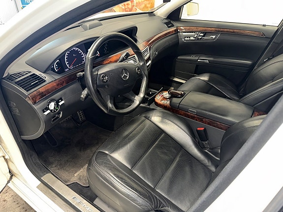 Mercedes-Benz S63 13 of 29
