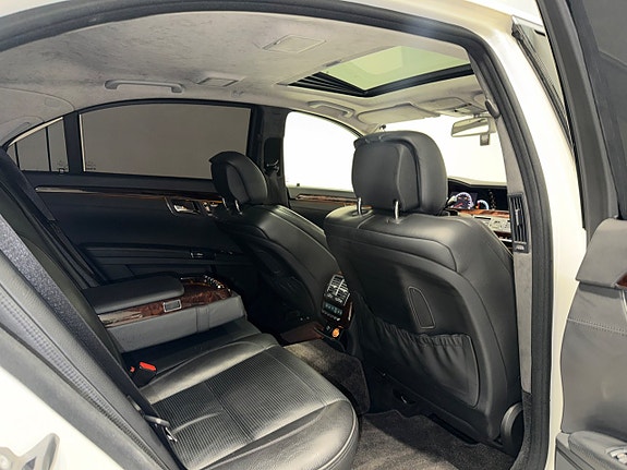 Mercedes-Benz S63 11 of 29