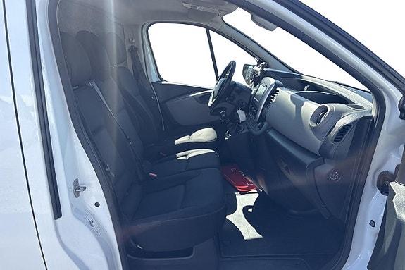 Renault Trafic 7 of 9