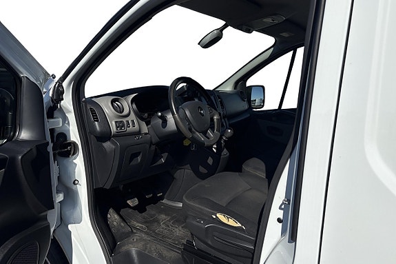 Renault Trafic 6 of 9