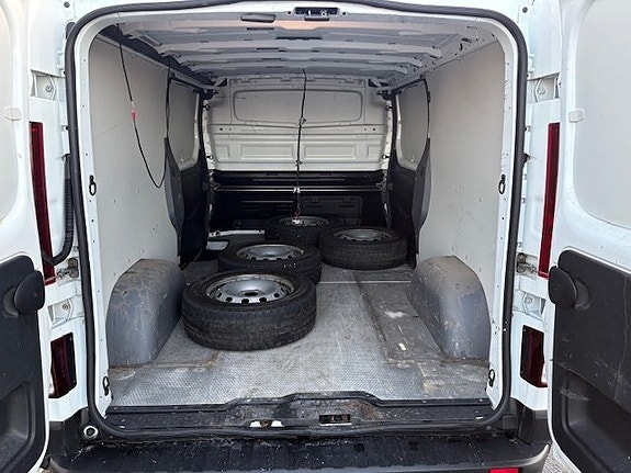 Renault Trafic 5 of 5