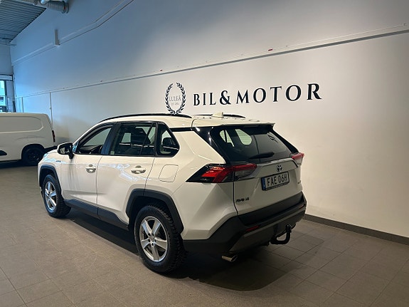 Toyota RAV4 2 of 5