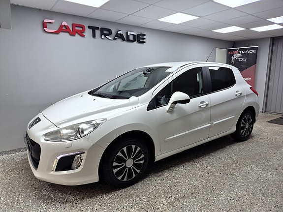 Peugeot 308 2 of 5