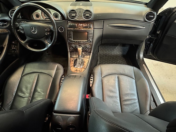 Mercedes-Benz CLK200 10 of 25