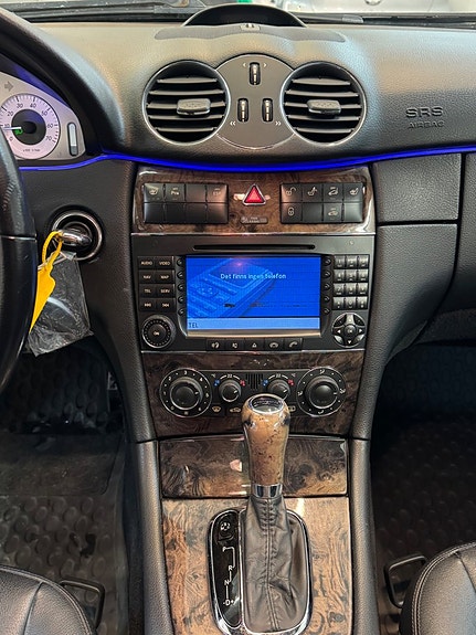 Mercedes-Benz CLK200 15 of 25