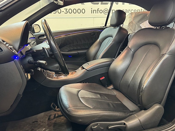 Mercedes-Benz CLK200 14 of 25