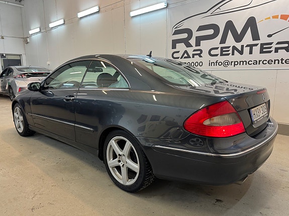 Mercedes-Benz CLK200 4 of 5