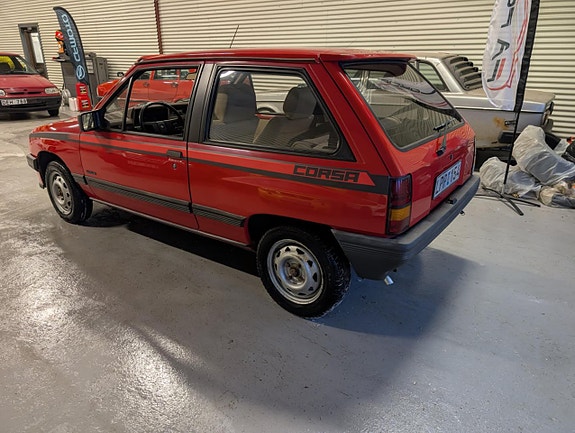 Opel Corsa 2 of 5