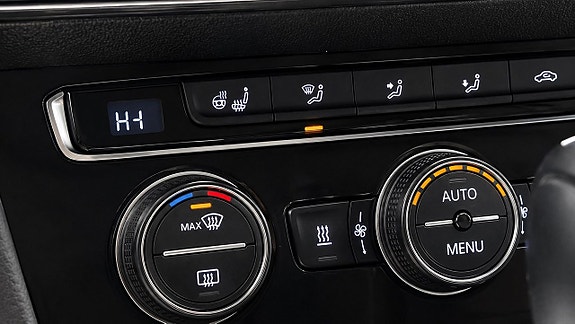 Volkswagen Passat Alltrack 21 of 23