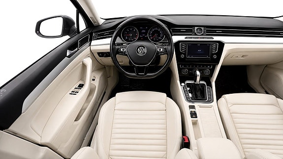 Volkswagen Passat Alltrack 7 of 23