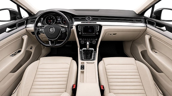Volkswagen Passat Alltrack 6 of 23