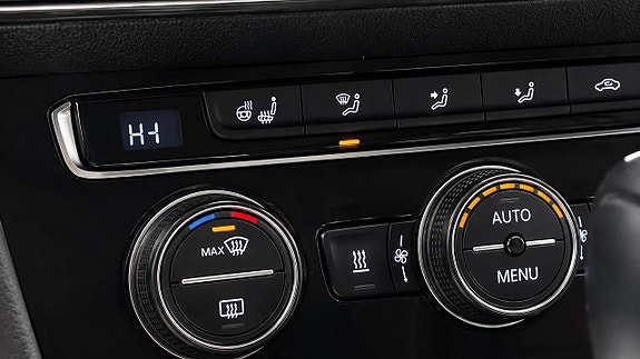 Volkswagen Passat Alltrack 21 of 23