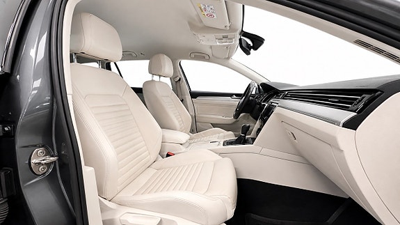 Volkswagen Passat Alltrack 15 of 23