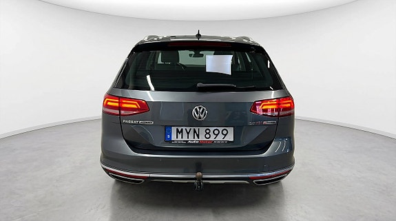 Volkswagen Passat Alltrack 5 of 23