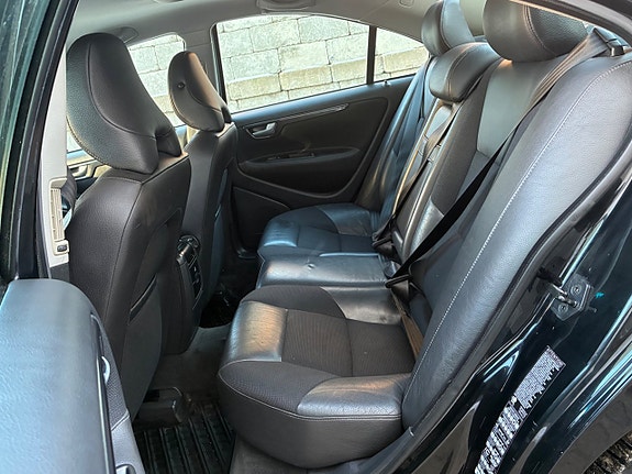 Volvo S60 19 of 23
