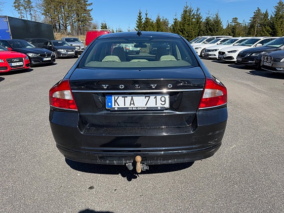 Volvo S80 4 of 5