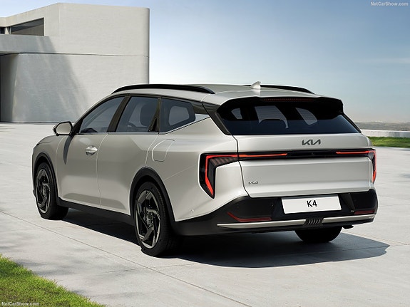 Kia K4 3 of 5