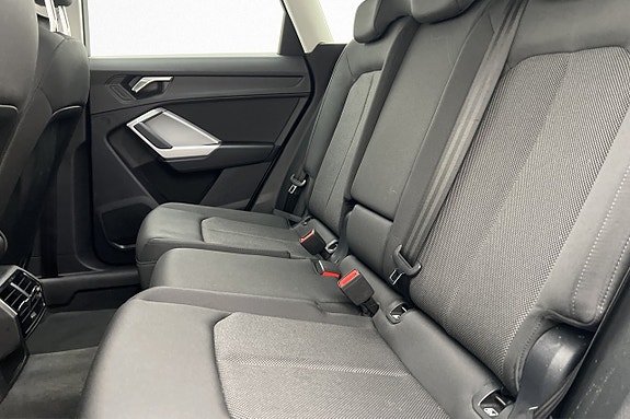 Audi Q3 22 of 24