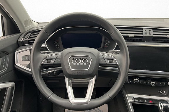 Audi Q3 10 of 24