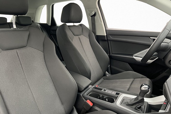 Audi Q3 20 of 24