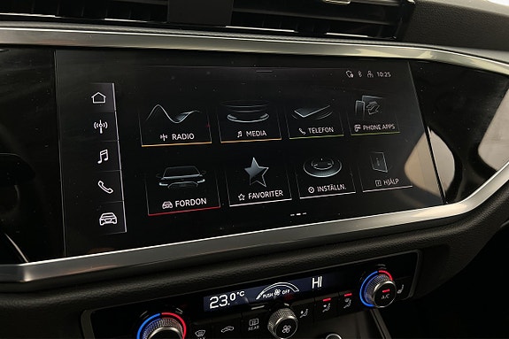 Audi Q3 15 of 24
