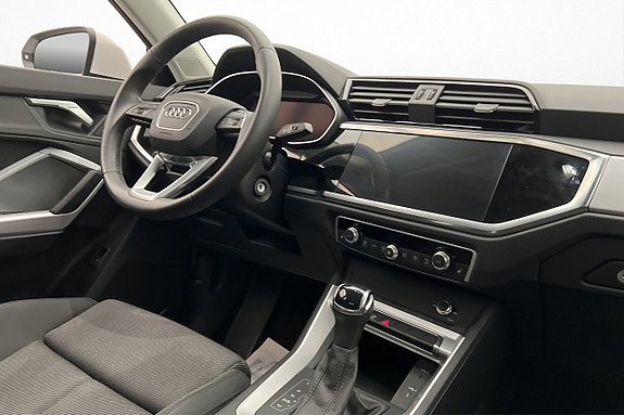 Audi Q3 21 of 24